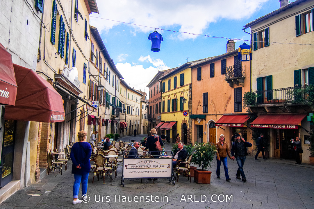 Motalcino village, Tuscany Photo